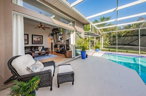 4811 Cross Pointe Dr, Oldsmar FL 34677-5202 exterior