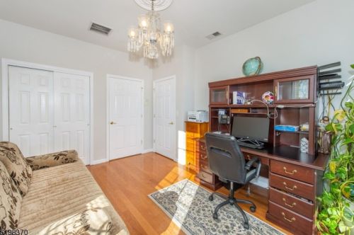 24 Silicon Dr, West Paterson NJ  07424-4225 exterior