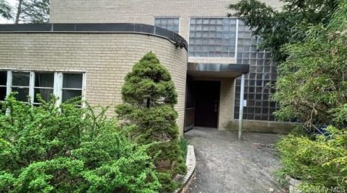 39 Penny Ln, Scarsdale NY  10583-3209 exterior