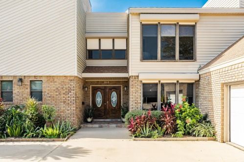 3013 Beluche Dr, Galveston TX  77551-1513 exterior