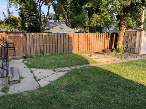 1033 Holt Ave, Milwaukee, WI 53207-3539