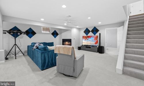 7305 Laurel Creek Ct, Springfield VA  22150-4912 exterior