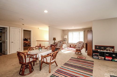 13 Ayers Ct, Metuchen NJ  08840-1172 exterior