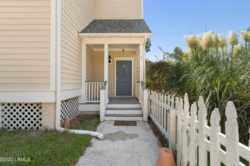 37 Brisbane Dr, Beaufort SC  29902-5718 exterior
