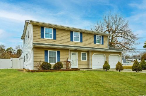 186 Wright Ave, Deer Park, NY 11729-2224