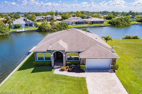 322 20th Ct, Cape Coral, FL 33909-2704