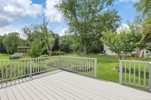 2780 Denby Dr, Yorktown Hgts NY  10598-3016 exterior