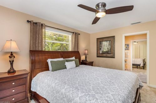 657 91 Ave, Naples FL 34108-2424 exterior