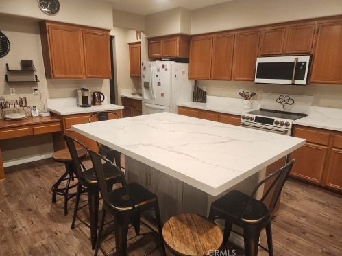 12548 Mesa St, Victorville CA  92392-4808 exterior