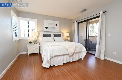 129 Ray St, Pleasanton CA  94566-6651 exterior