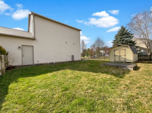 401 Lockmead Dr, Pataskala OH  43062-7333 exterior