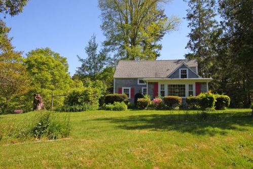 36 Lovells Ln, Mashpee MA  02649-2503 exterior