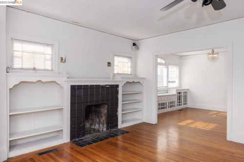 2545 Havenscourt Blvd, Oakland, CA 94605-1970