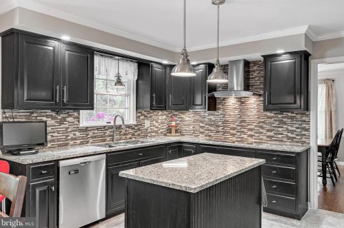 21 Strayer Dr, Carlisle PA  17013-4403 exterior