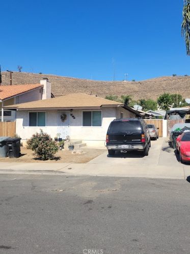 731 Lake St, Lake Elsinore CA  92530-4345 exterior