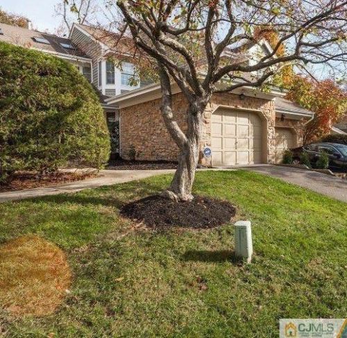 62 Countryside Dr, Princeton NJ  08540-9408 exterior