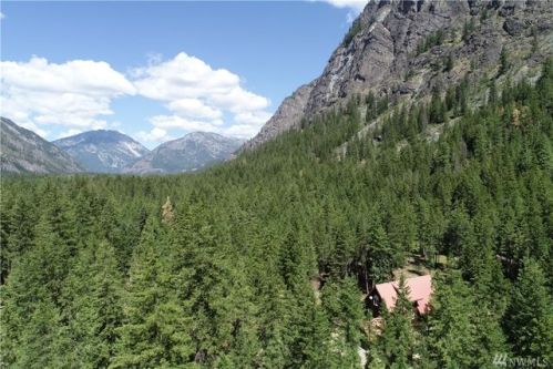 272 Lost River Rd, Winthrop WA  98833-9700 exterior