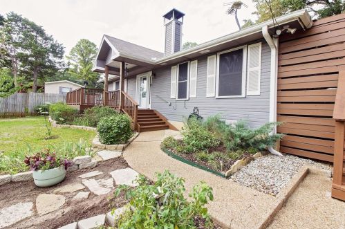 275 Applecross Ln, Pottsboro, TX 75076-3809