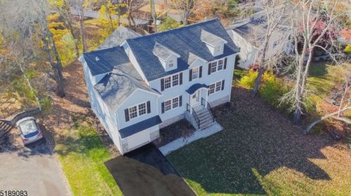 24 Shadow Ln, Berkeley Heights NJ  07922-1816 exterior