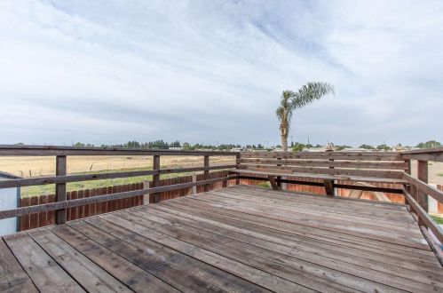 1812 Golf Rd, Turlock CA  95380-9746 exterior