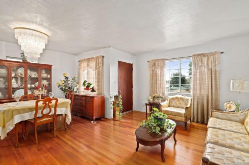 4212 F St, San Diego, CA 92102-4618