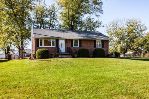 13612 Fleetwood Dr, Nokesville VA  20181-2629 exterior
