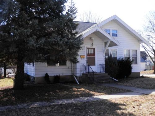 406 Locust St, Laporte City, IA 50651-1224