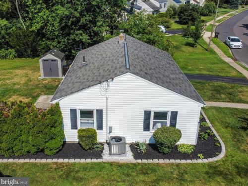 575 Winding Rd, Lansdale PA  19446-3446 exterior