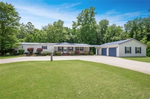 148 Union Valley Rd, Wampum, PA 16157-6106