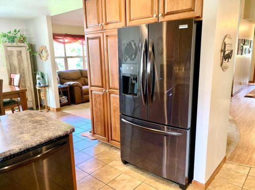 3373 Heaven Dr, Green Bay WI  54311-8906 exterior