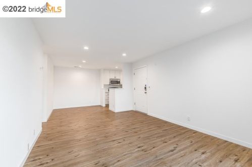 1042 Yarwood Ct, San Jose CA  95128-4727 exterior