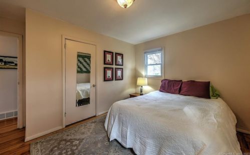 25 Wayne Rd, Milford CT  06460-3843 exterior