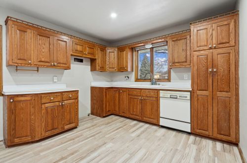 5311 Hemlock Rd, Milwaukee, WI 53223-4824