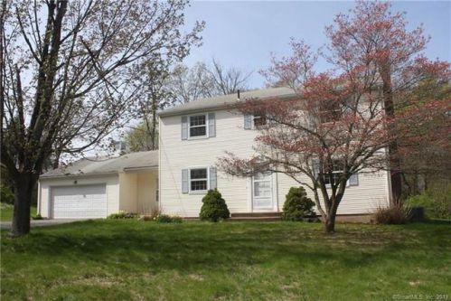 41 Farmington St, Manchester, CT 06042-3624