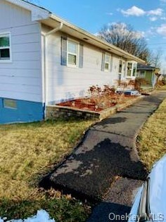 52 Scotchtown Dr, Middletown, NY 10941-1428