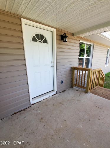 2831 Bertram St, Marianna FL  32448-4802 exterior