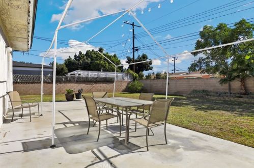 1056 Renwick Rd, Glendora CA  91740-5670 exterior