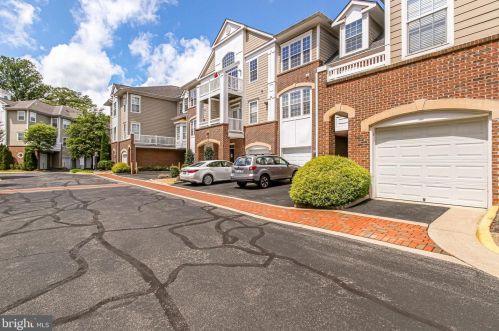 7870 Rolling Woods Ct, Springfield, VA 22152-3628