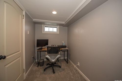 1051 Hamilton Ave, North Lindenhurst NY  11757-2130 exterior