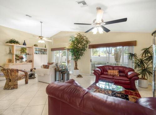 7324 Lugano Dr, Boynton Beach, FL 33437-6066