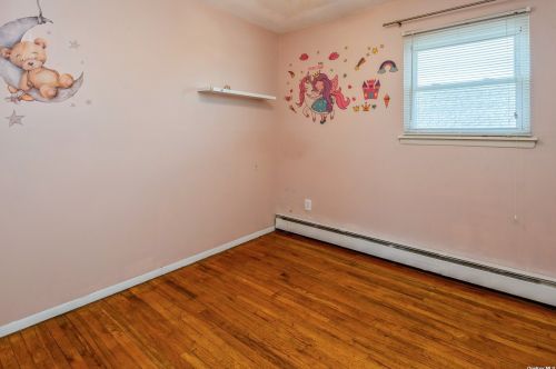 235 Farmers Ave, North Lindenhurst NY  11757-1815 exterior