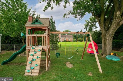 136 Franklin St, Auburn NJ  08085-1236 exterior