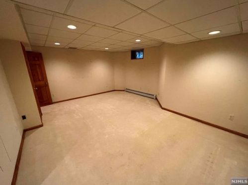 61 Bentley Dr, Franklin Lakes NJ  07417-1942 exterior