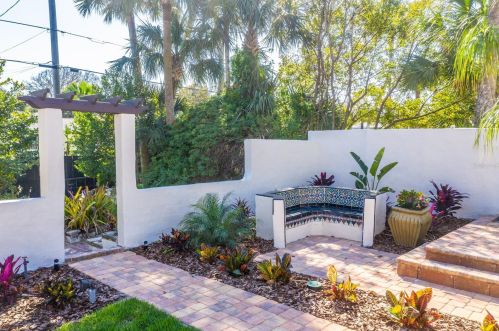 420 Ocean Dunes Rd, Daytona Beach FL  32118-4914 exterior