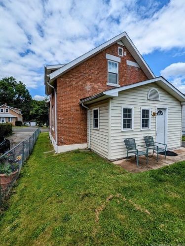 83 Faneuil St, Windsor CT 06095-4523 exterior