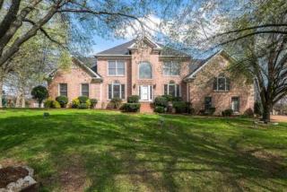 1114 Stirlingshire Dr, Hendersonville, TN 37075-9409