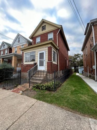 354 13th Ave, Whitaker, PA 15120-1406