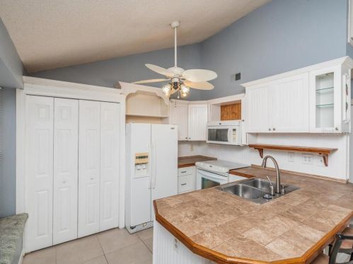 3731 Cheltenham Dr, Palm Harbor FL  34684-4512 exterior