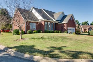5032 Camelot Dr, Columbia, TN 38401-1201