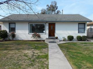 115 Cypress St, Bakersfield, CA 93304-2414